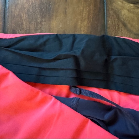 UNDER ARMOUR Size Large 2-in-1 running shorts RUN STAMINA - Picture 8 of 8